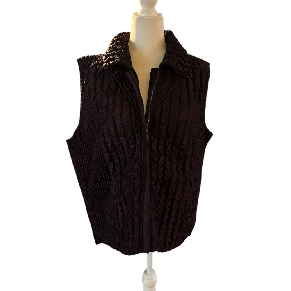 UBU Reversible Purple and Black Travel Vest